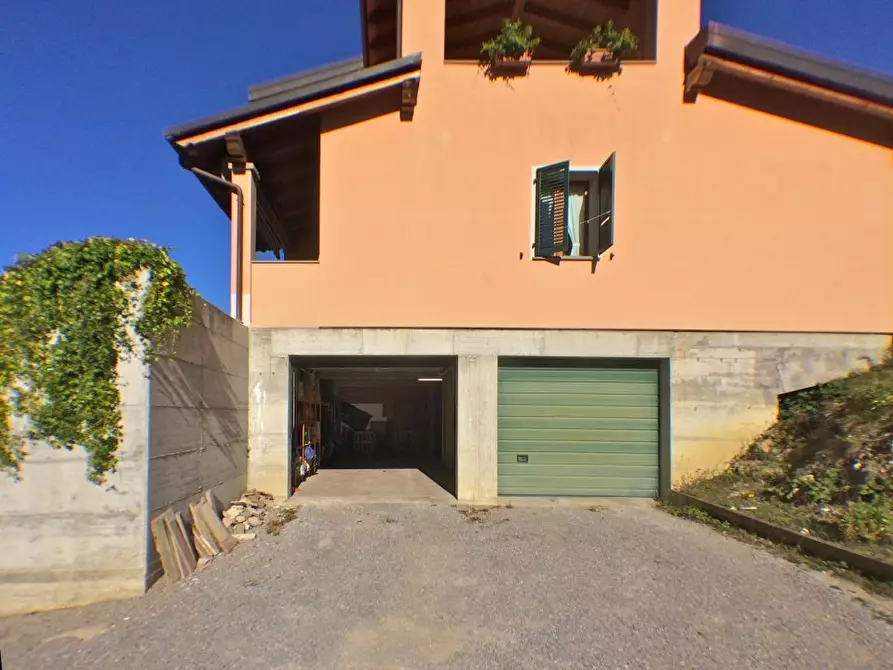 Immagine 9 di Casa semindipendente in vendita  a Castel Di Casio