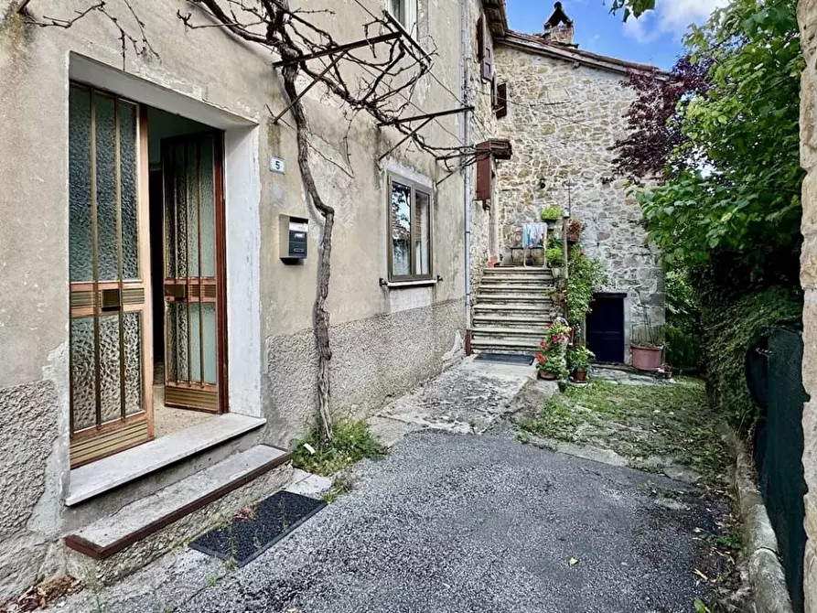 Immagine 5 di Casa semindipendente in vendita  a Castel Di Casio