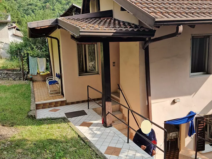 Immagine 1 di Villa in vendita  22 a Losine