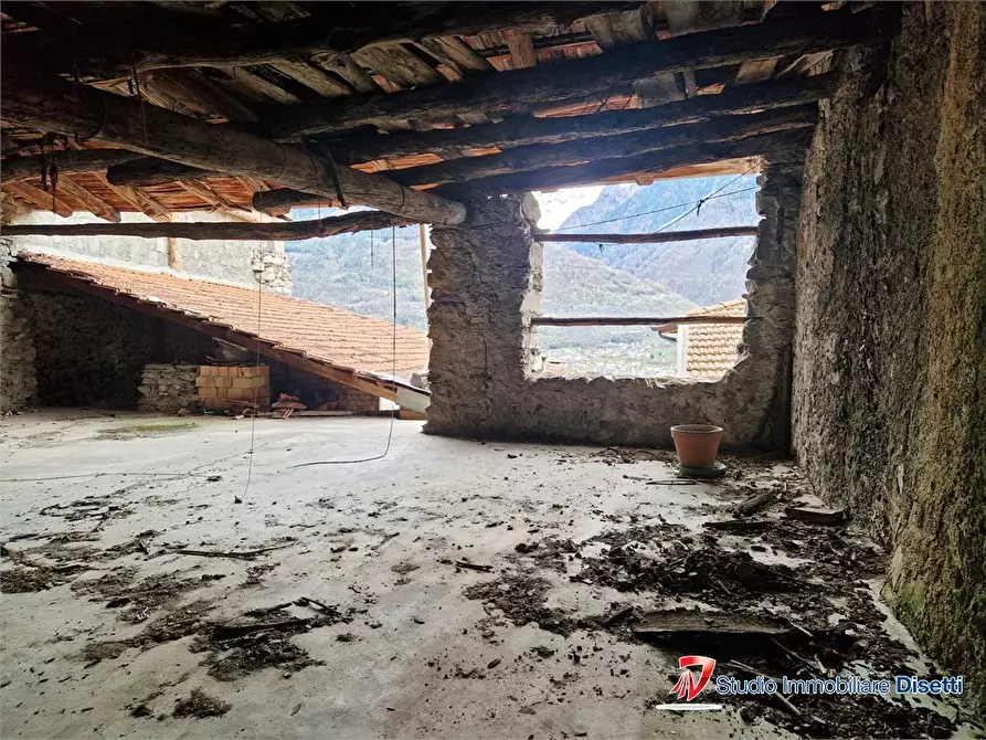 Immagine 9 di Casa semindipendente in vendita  a Cerveno