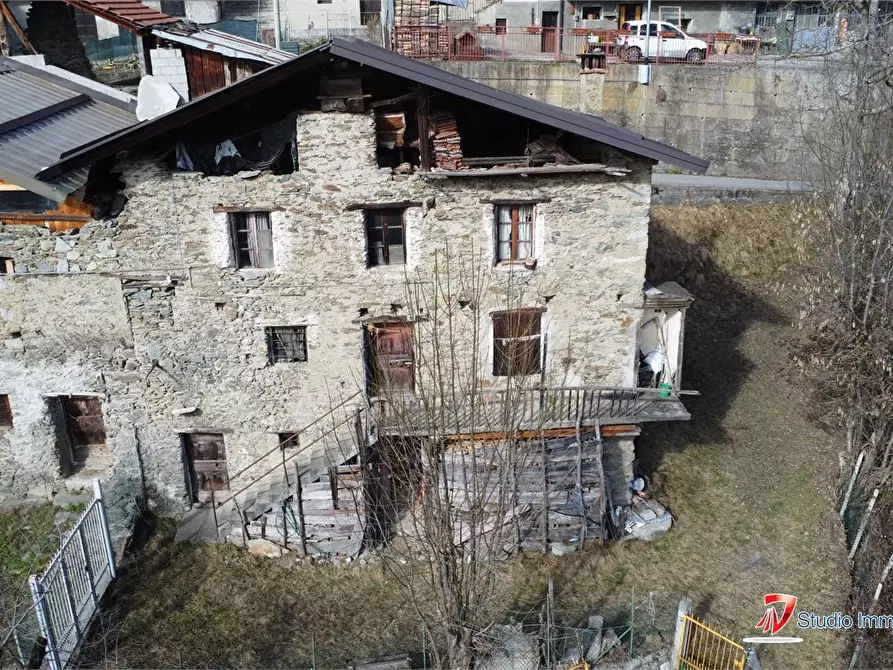 Immagine 1 di Casa semindipendente in vendita  a Edolo