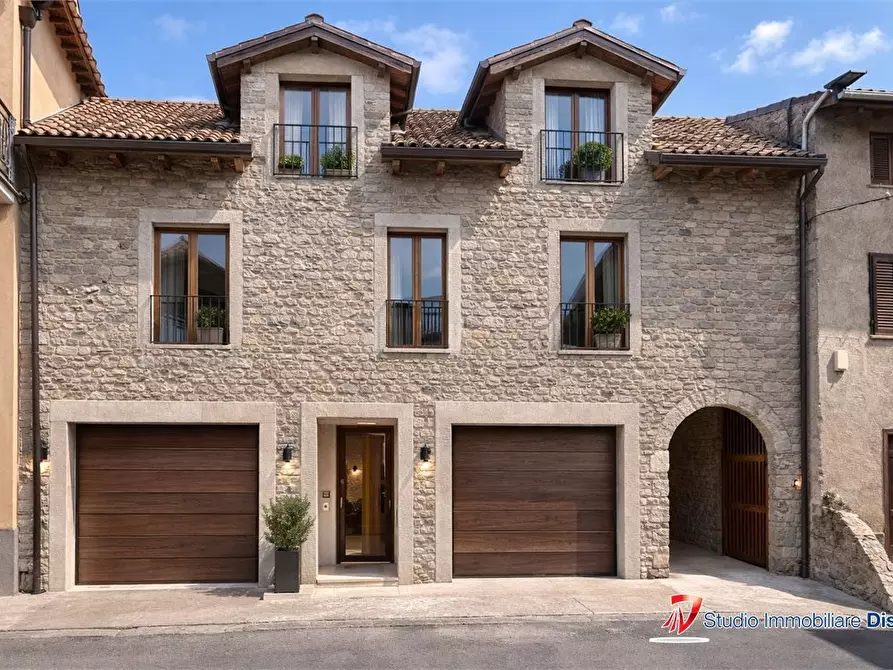 Immagine 1 di Casa semindipendente in vendita  7 a Losine