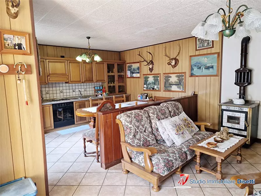 Immagine 4 di Casa semindipendente in vendita  a Edolo