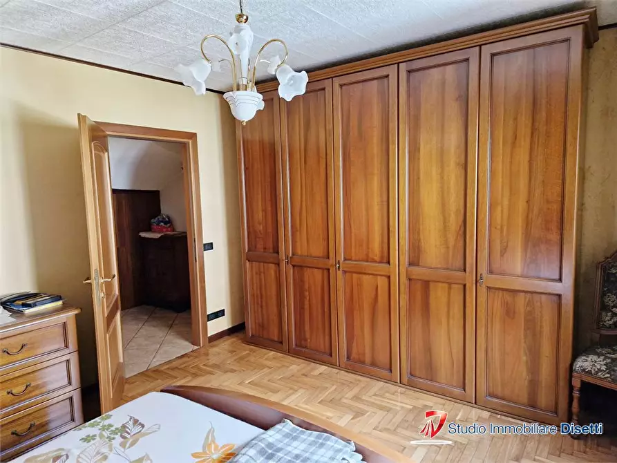 Immagine 9 di Casa semindipendente in vendita  a Edolo