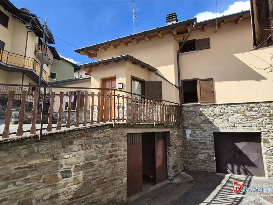 Immagine 2 di Casa semindipendente in vendita  a Edolo