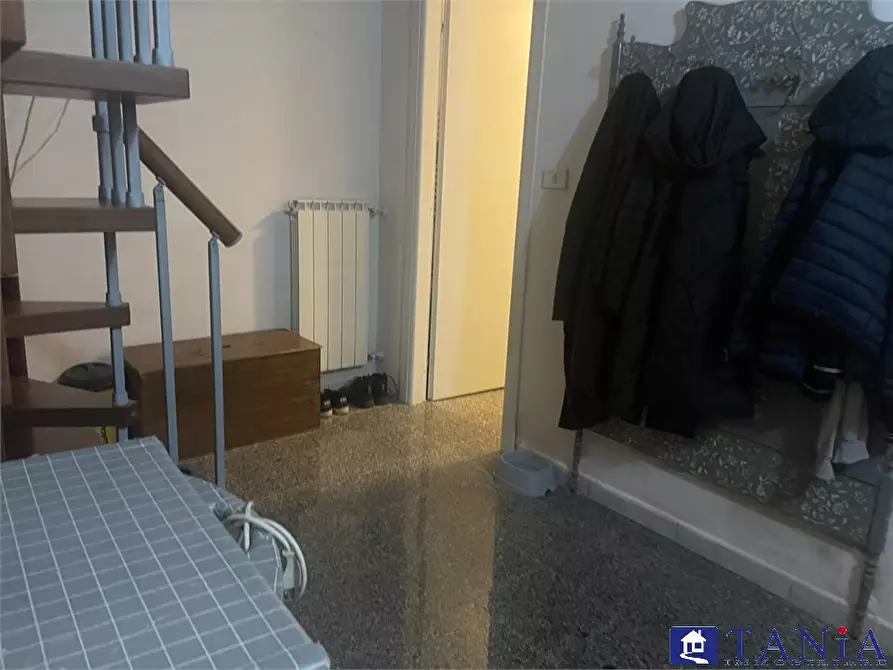 Immagine 10 di Casa semindipendente in vendita  a Ortonovo