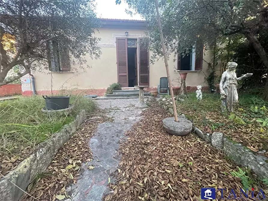 Immagine 1 di Casa semindipendente in vendita  a Pietrasanta