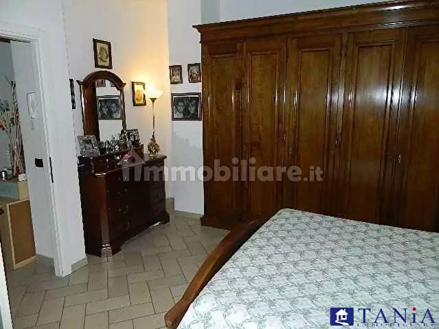 Immagine 10 di Casa semindipendente in vendita  a Carrara