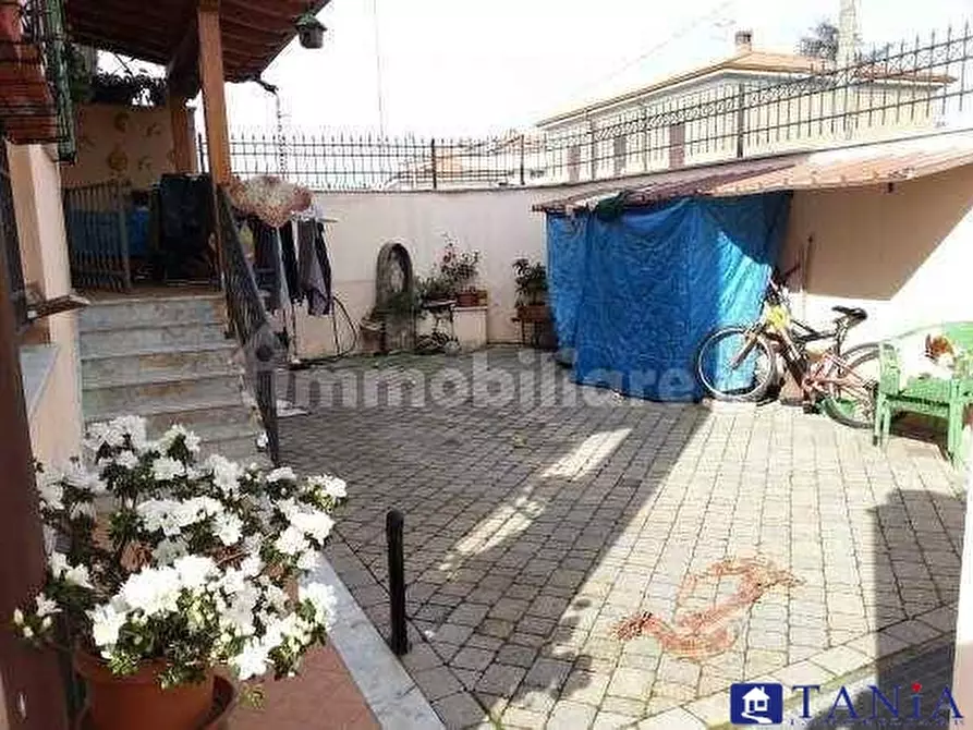 Immagine 2 di Casa semindipendente in vendita  a Carrara