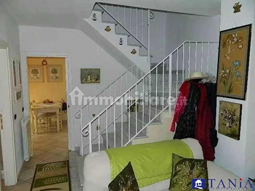 Immagine 7 di Casa semindipendente in vendita  a Carrara