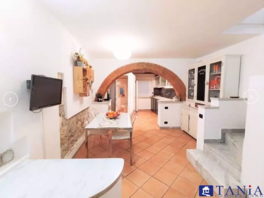 Immagine 3 di Casa semindipendente in vendita  32 a Carrara