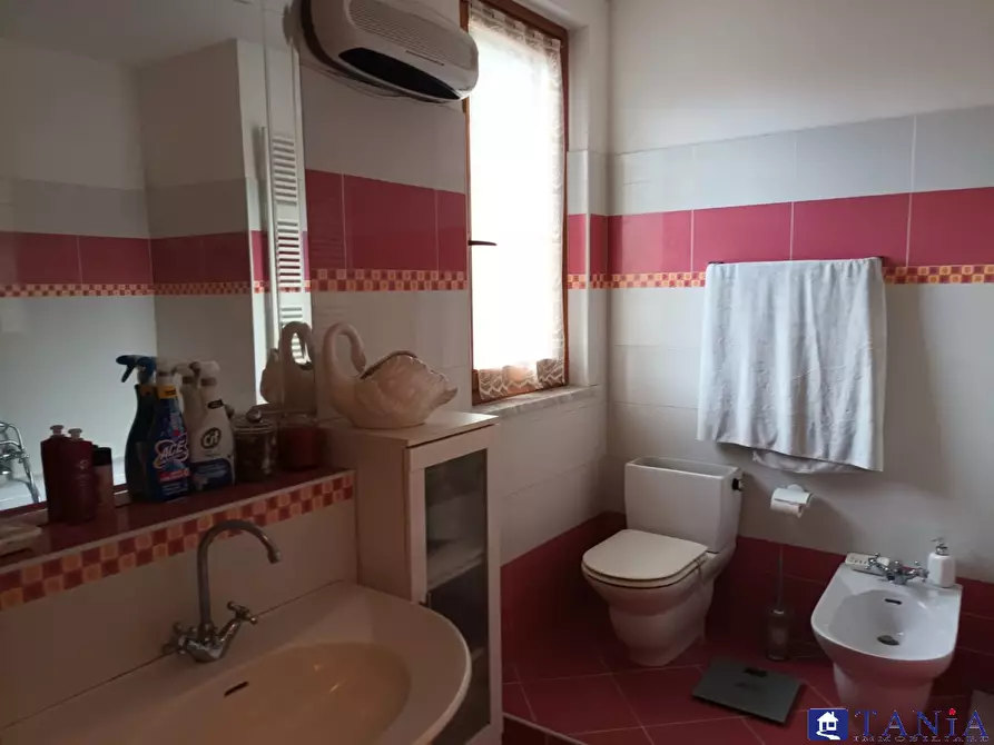 Immagine 4 di Casa semindipendente in vendita  2 a Carrara
