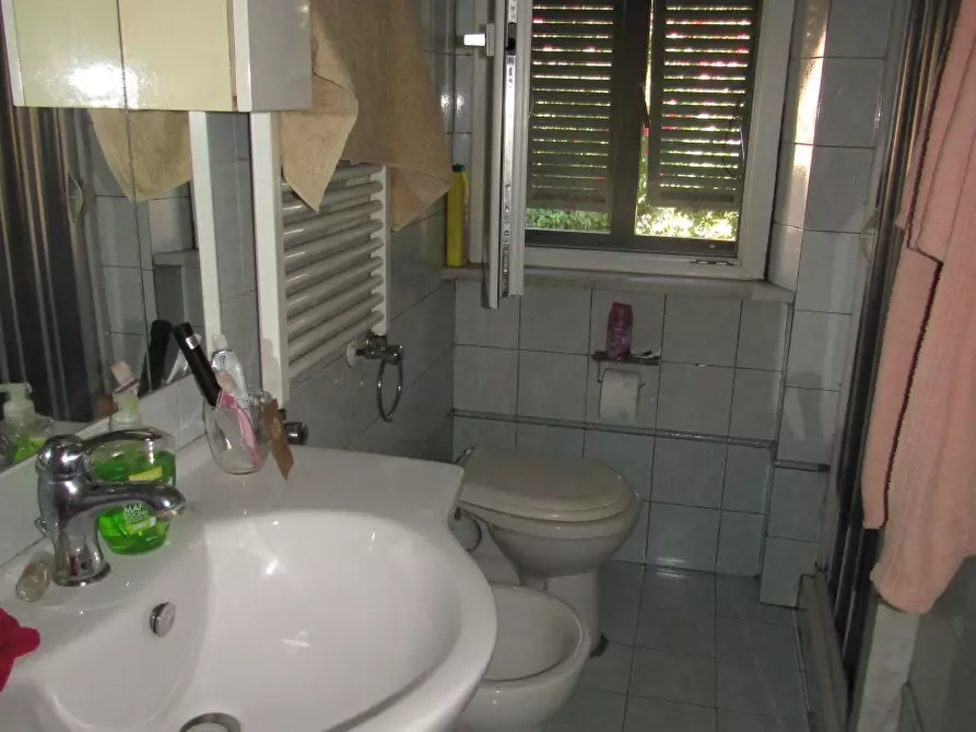 Immagine 9 di Casa semindipendente in vendita  23 a Carrara