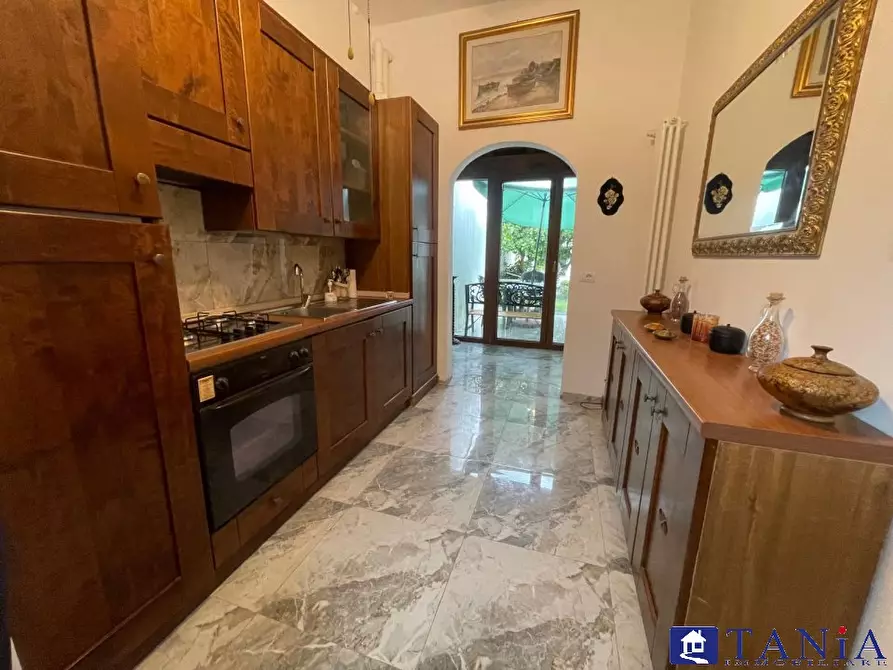 Immagine 7 di Casa semindipendente in vendita  a Carrara