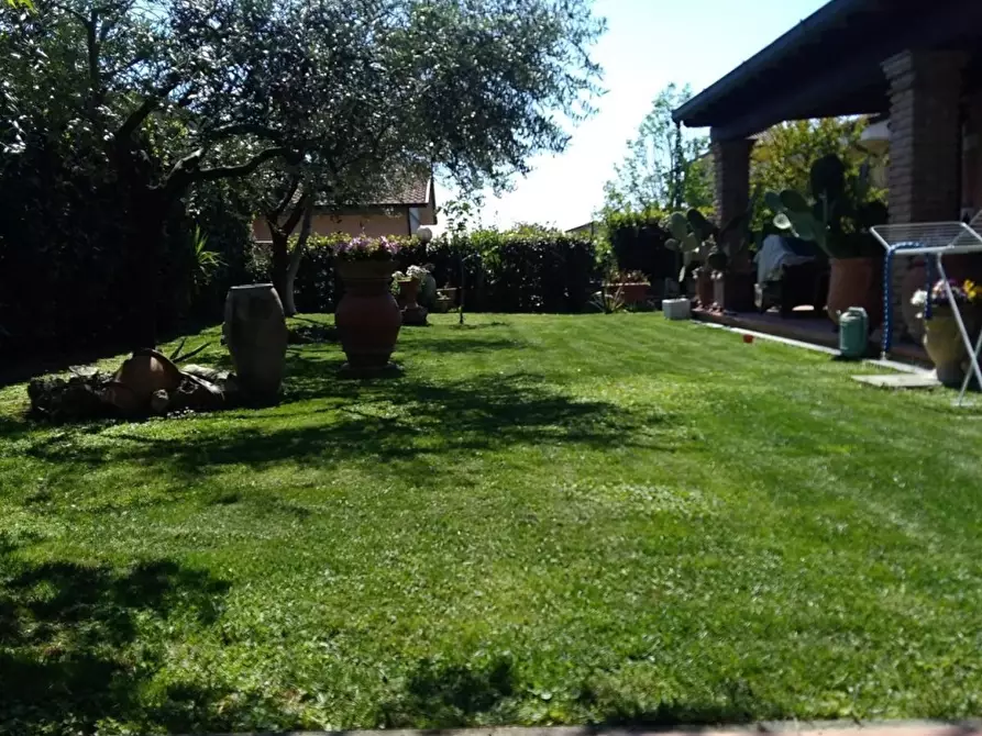 Immagine 9 di Casa semindipendente in vendita  a Carrara