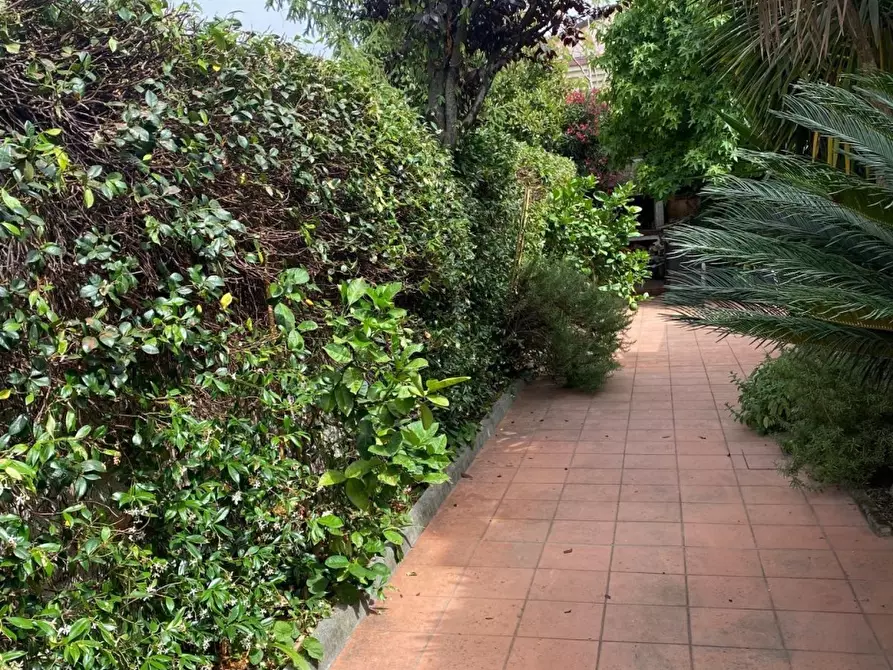 Immagine 5 di Casa semindipendente in vendita  a Carrara