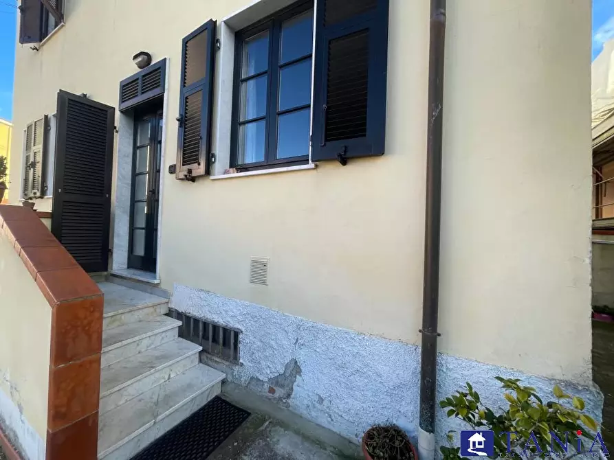Immagine 6 di Casa semindipendente in vendita  90 a Carrara