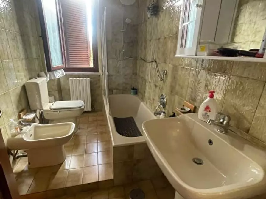 Immagine 10 di Casa semindipendente in vendita  22 a Carrara