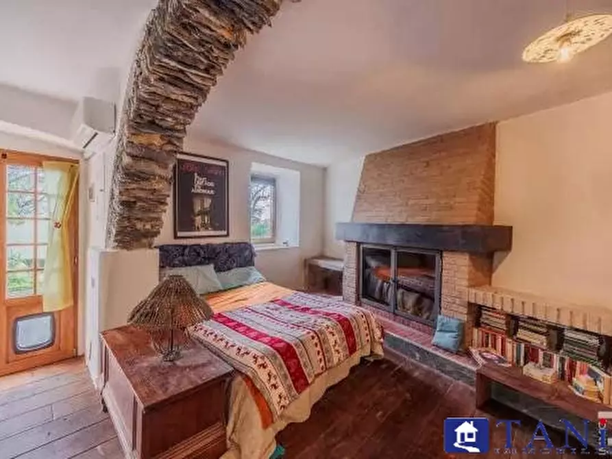 Immagine 2 di Casa semindipendente in vendita  12 a Carrara