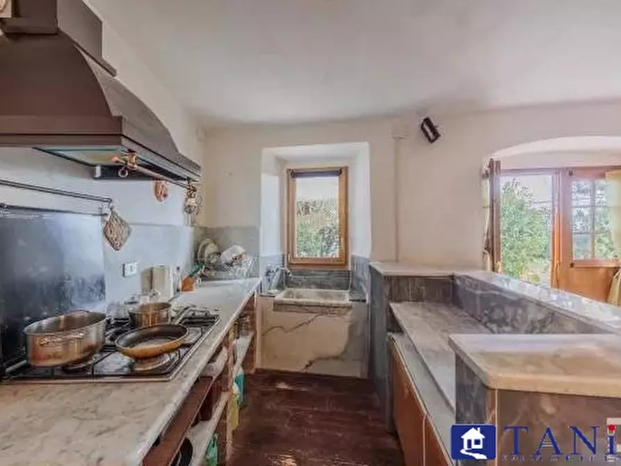 Immagine 1 di Casa semindipendente in vendita  12 a Carrara