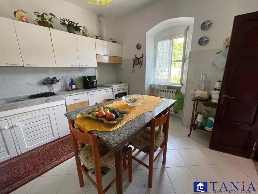 Immagine 1 di Casa semindipendente in vendita  23 a Carrara