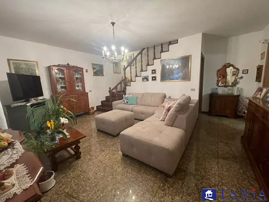 Immagine 5 di Casa semindipendente in vendita  12 a Carrara