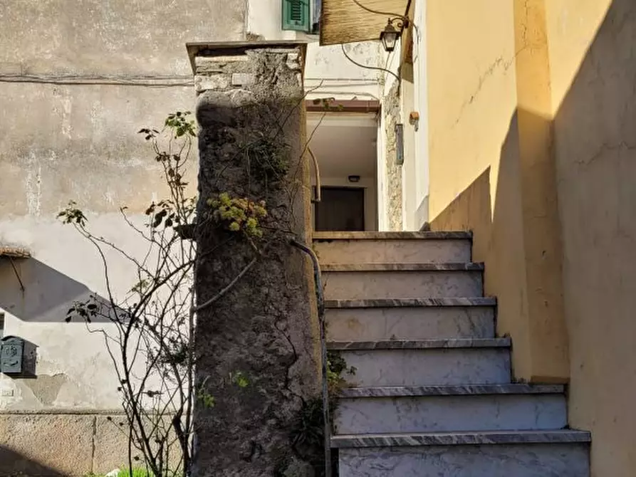 Immagine 1 di Casa semindipendente in vendita  a Carrara