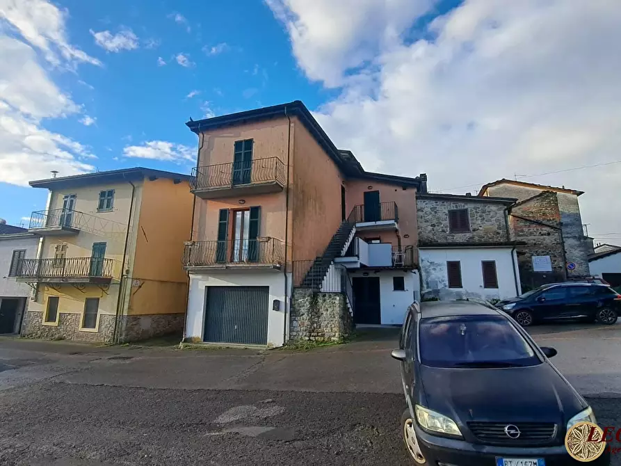Immagine 1 di Casa semindipendente in vendita  3 a Villafranca In Lunigiana