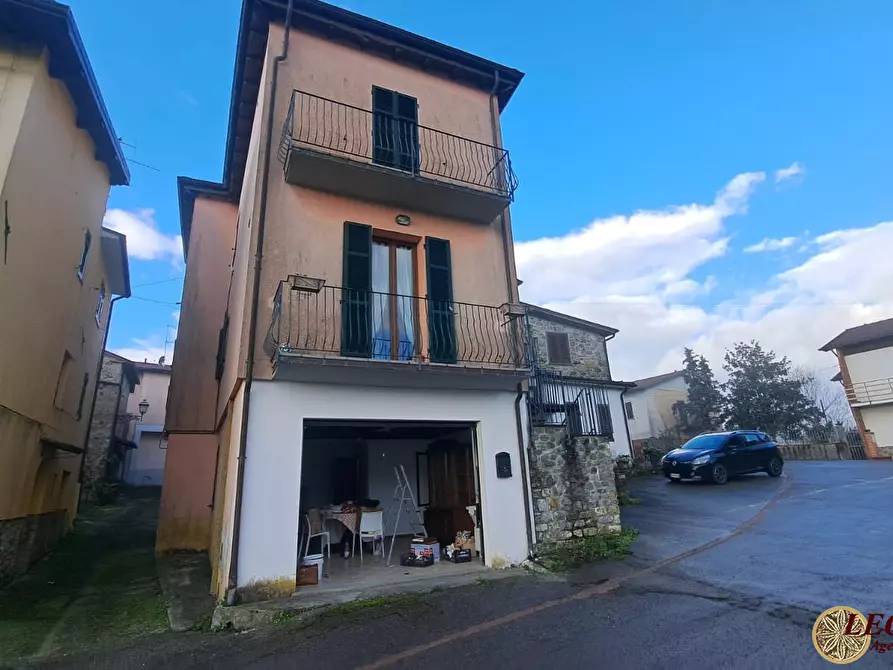 Immagine 2 di Casa semindipendente in vendita  3 a Villafranca In Lunigiana
