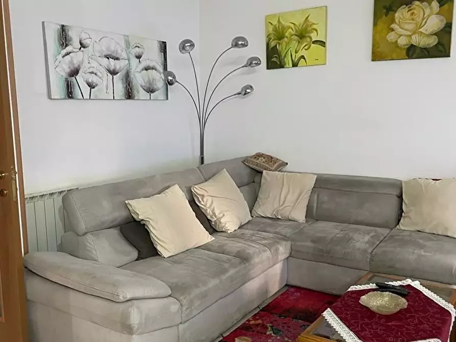 Immagine 2 di Casa semindipendente in vendita  a Carrara