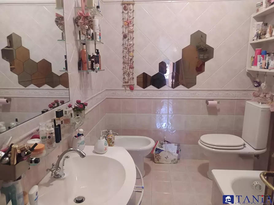 Immagine 8 di Casa semindipendente in vendita  234 a Carrara