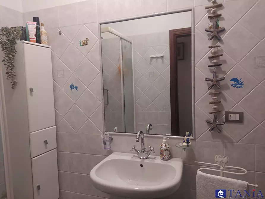 Immagine 9 di Casa semindipendente in vendita  234 a Carrara