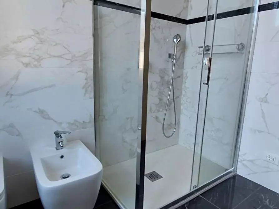 Immagine 4 di Casa semindipendente in vendita  23 a Carrara