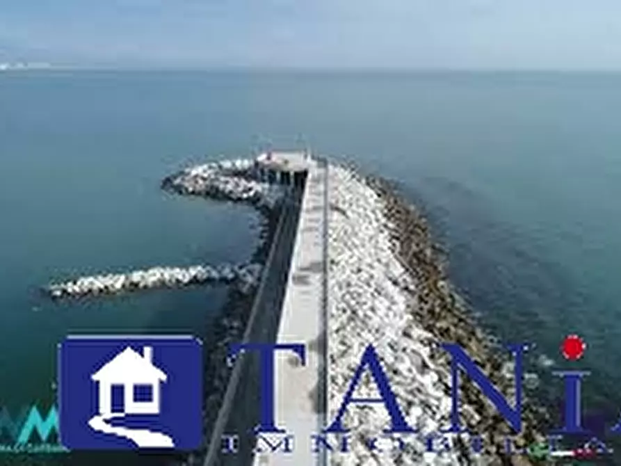 Immagine 8 di Casa semindipendente in vendita  23 a Carrara