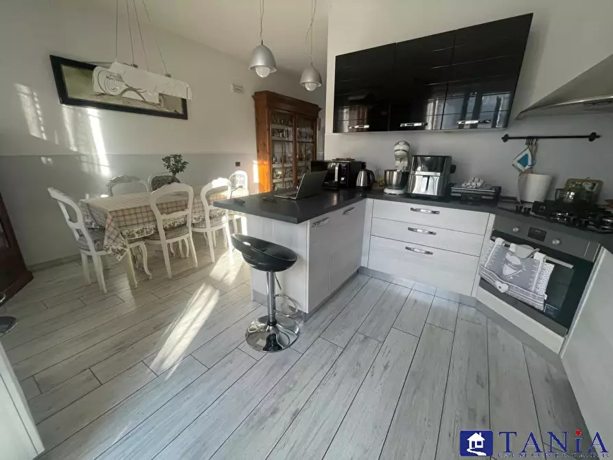 Immagine 7 di Casa semindipendente in vendita  26 a Carrara