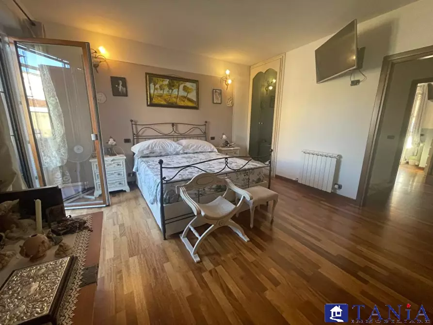 Immagine 10 di Casa semindipendente in vendita  26 a Carrara