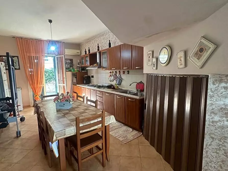 Immagine 7 di Casa semindipendente in vendita  a Melito Di Porto Salvo