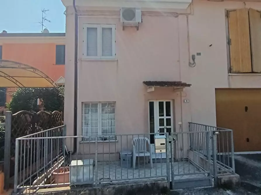 Immagine 1 di Casa semindipendente in vendita  18 a San Clemente