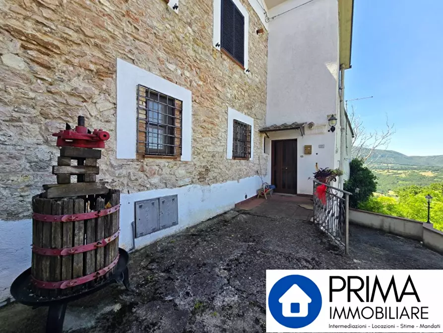 Immagine 2 di Casa semindipendente in vendita  a Stroncone