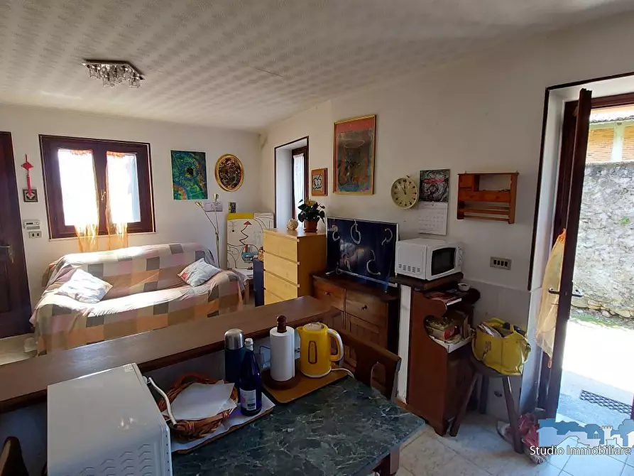 Immagine 8 di Casa semindipendente in vendita  a Vistrorio