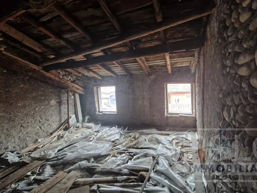 Immagine 9 di Palazzo in vendita  a Pescantina