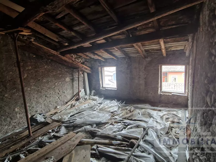 Immagine 8 di Palazzo in vendita  a Pescantina