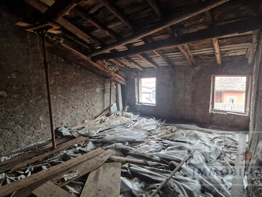 Immagine 7 di Palazzo in vendita  a Pescantina