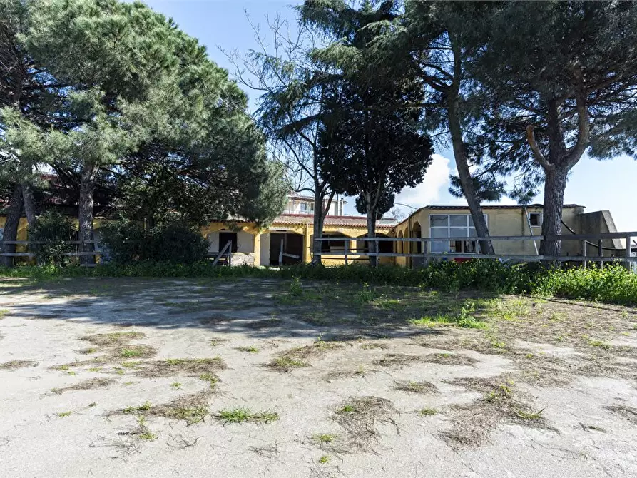 Immagine 10 di Palazzo in vendita  27 a Marano Di Napoli