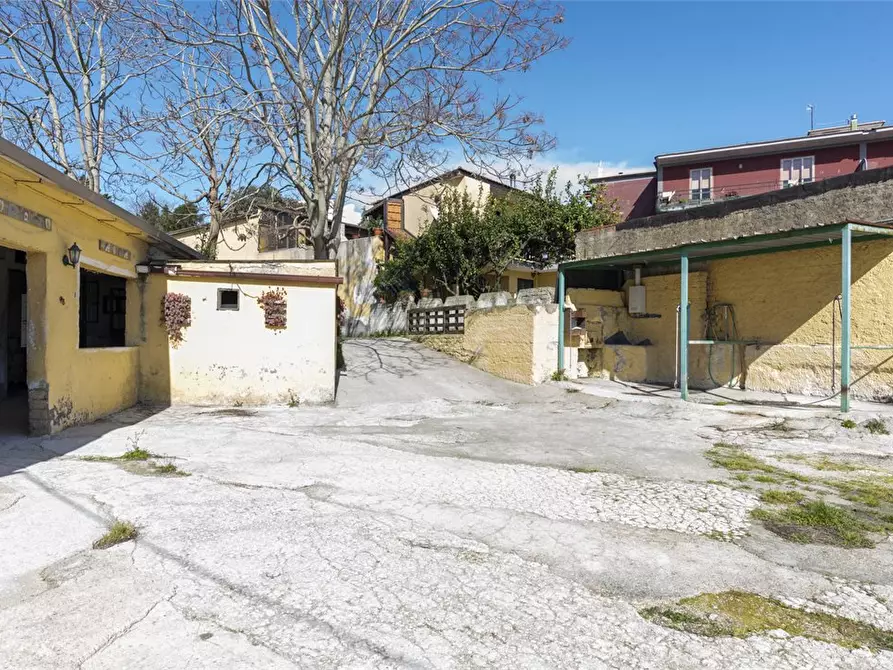 Immagine 5 di Palazzo in vendita  27 a Marano Di Napoli