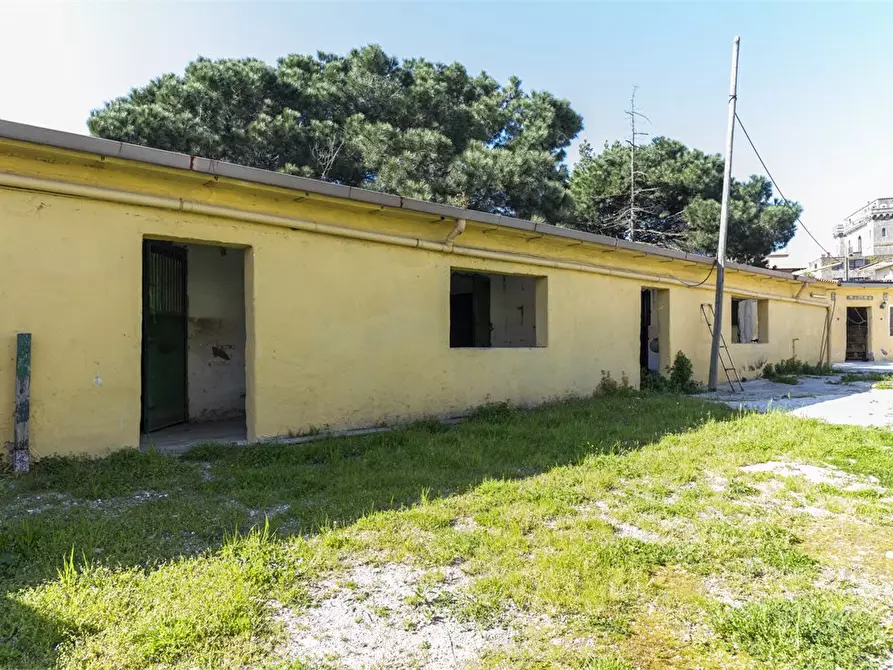 Immagine 4 di Palazzo in vendita  27 a Marano Di Napoli