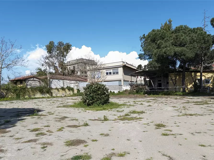 Immagine 6 di Palazzo in vendita  27 a Marano Di Napoli