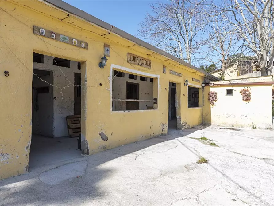 Immagine 2 di Palazzo in vendita  27 a Marano Di Napoli