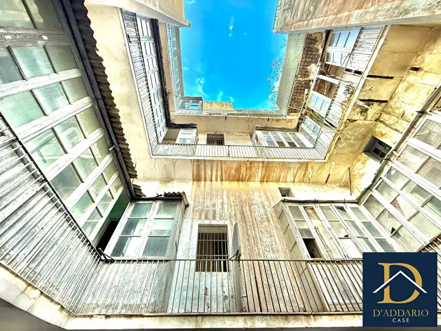Immagine 5 di Palazzo in vendita  42 a Taranto