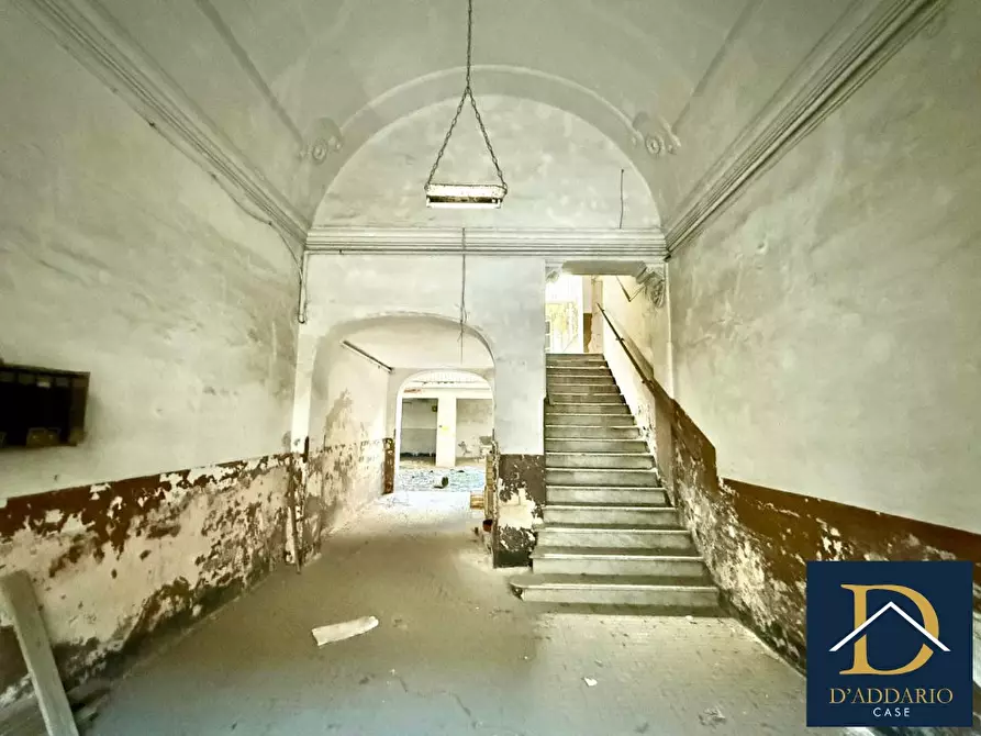 Immagine 4 di Palazzo in vendita  42 a Taranto